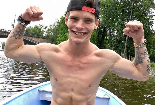 Muscle Worship and Flexing in Prague