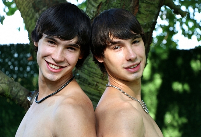 Aston Twins - Fun in the Pool