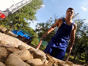 Handjob in the garden