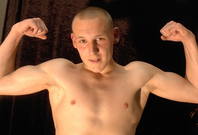 Exclusive Casting - Flexing, Jerking-off and Webcam Show