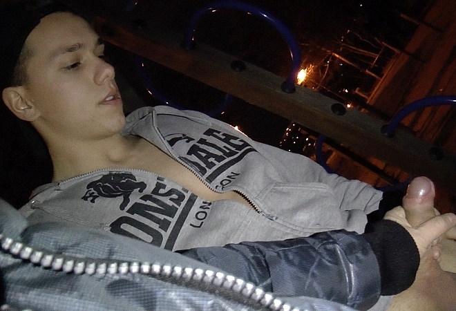 Night Handjob - part 1