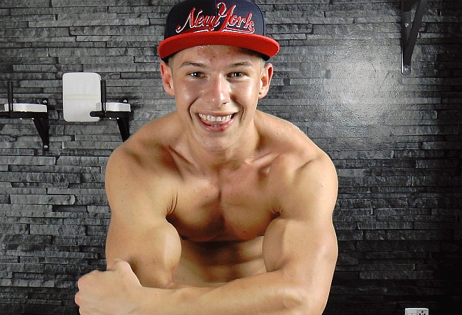 Muscle Flexing - Workout