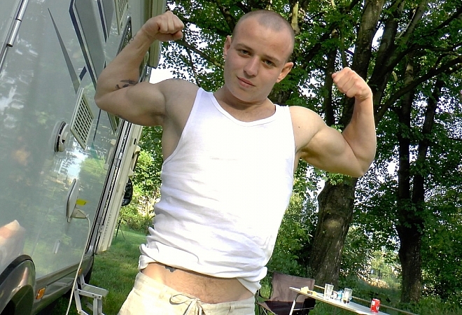 Caravan 2015 - Flex and Muscle Worship